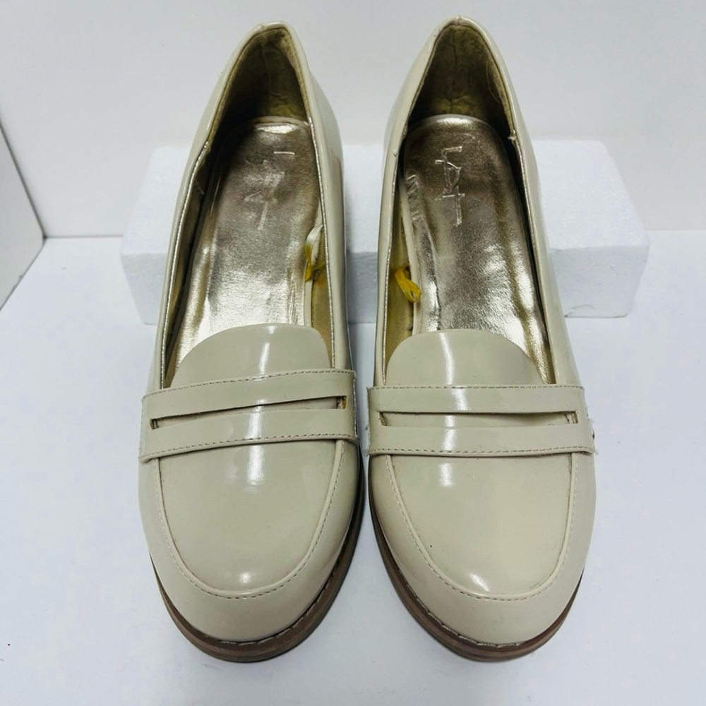 Forever 21 Women Cream Loafers